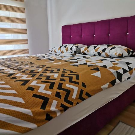 Centar Apartman Enmi 111 บันยาลูกา ภายนอก รูปภาพ