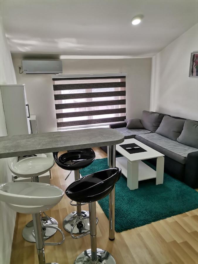 Centar Apartman Enmi 111 บันยาลูกา ภายนอก รูปภาพ