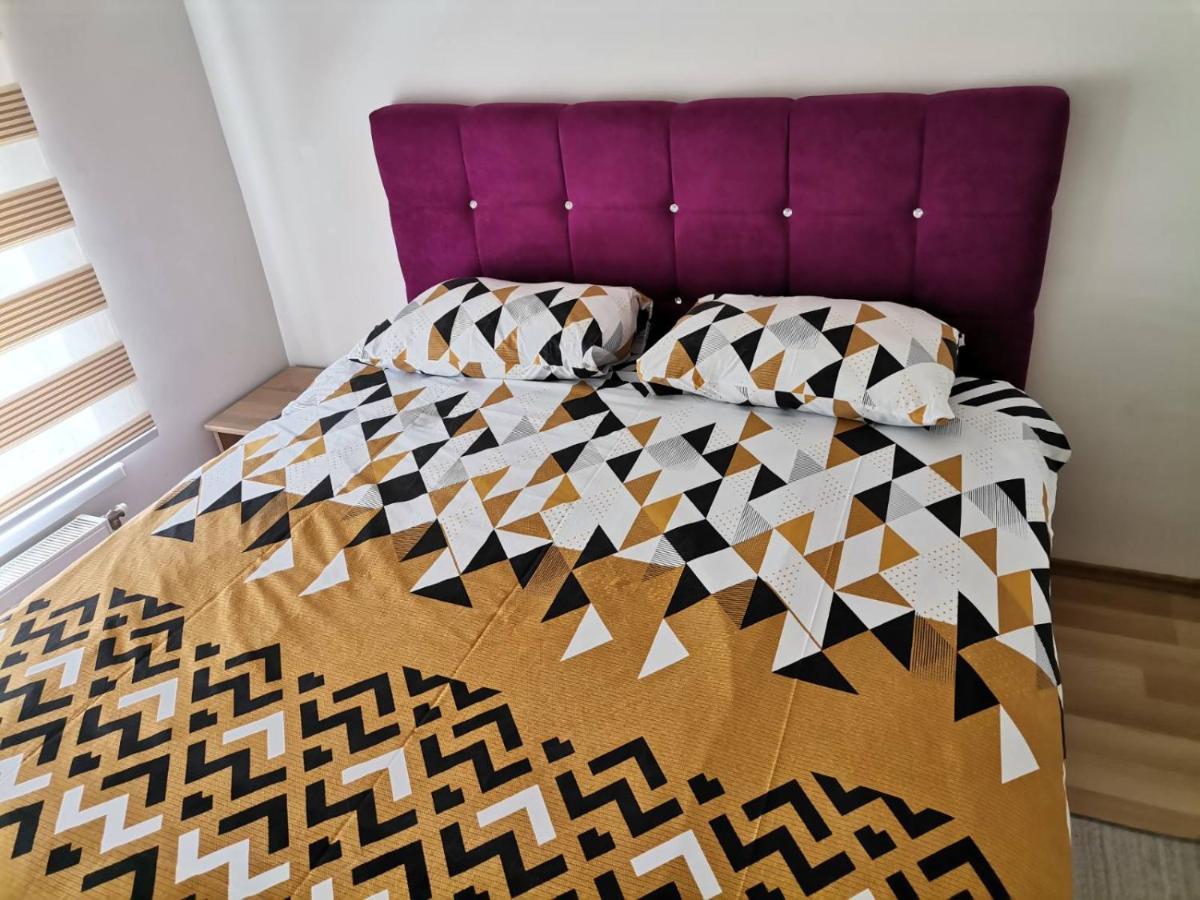 Centar Apartman Enmi 111 บันยาลูกา ภายนอก รูปภาพ
