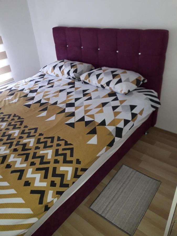 Centar Apartman Enmi 111 บันยาลูกา ภายนอก รูปภาพ