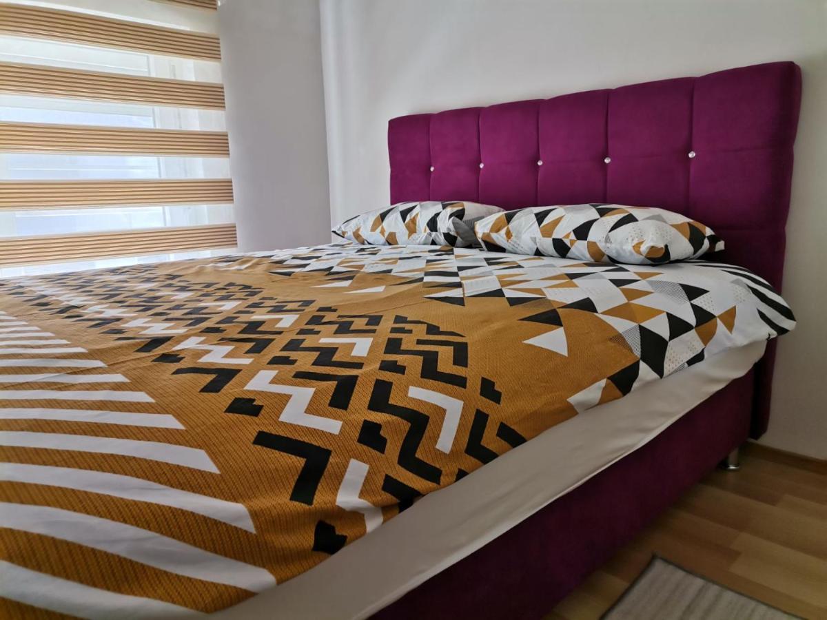 Centar Apartman Enmi 111 บันยาลูกา ภายนอก รูปภาพ